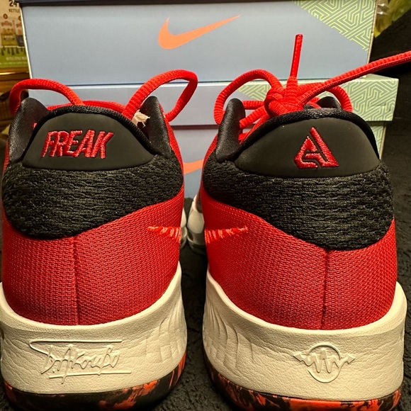 Nike Zoom Freak4 DJ6149-600 - Picture 3 of 7